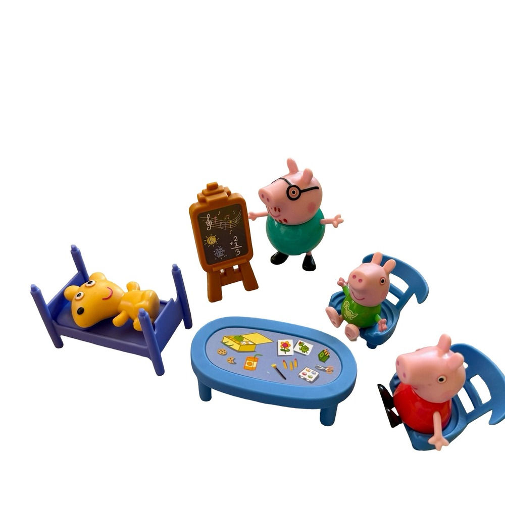 Peppa Pig All Around Peppa's Town Track Set Multicolor Motorized Kids Toy - Picture 7 of 8